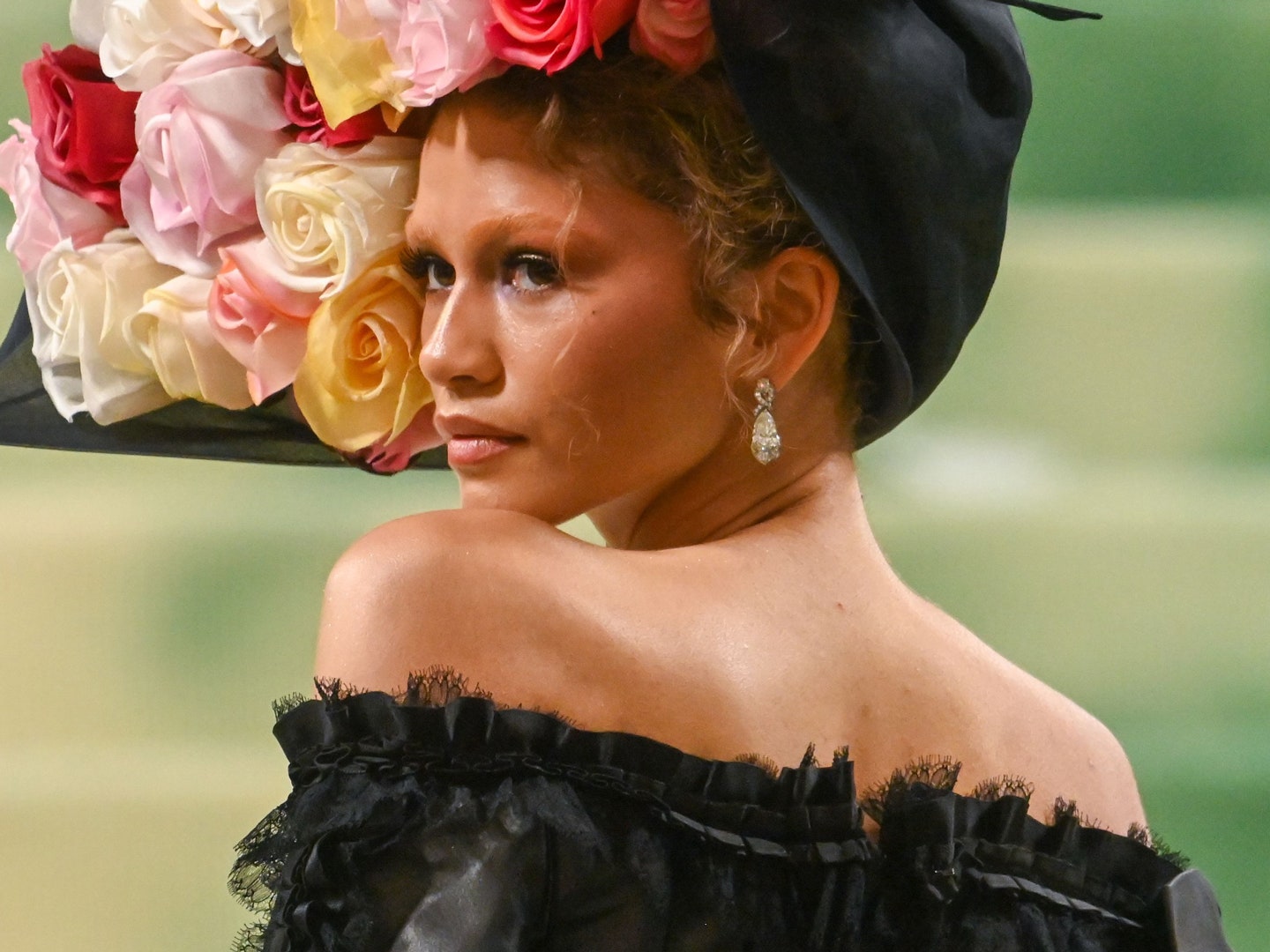 Zendaya’s summer flower garden nails are so unexpected